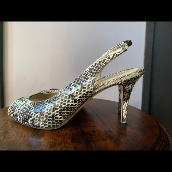 Fendi Snakeskin peep toe heels. - Picture 4 of 11